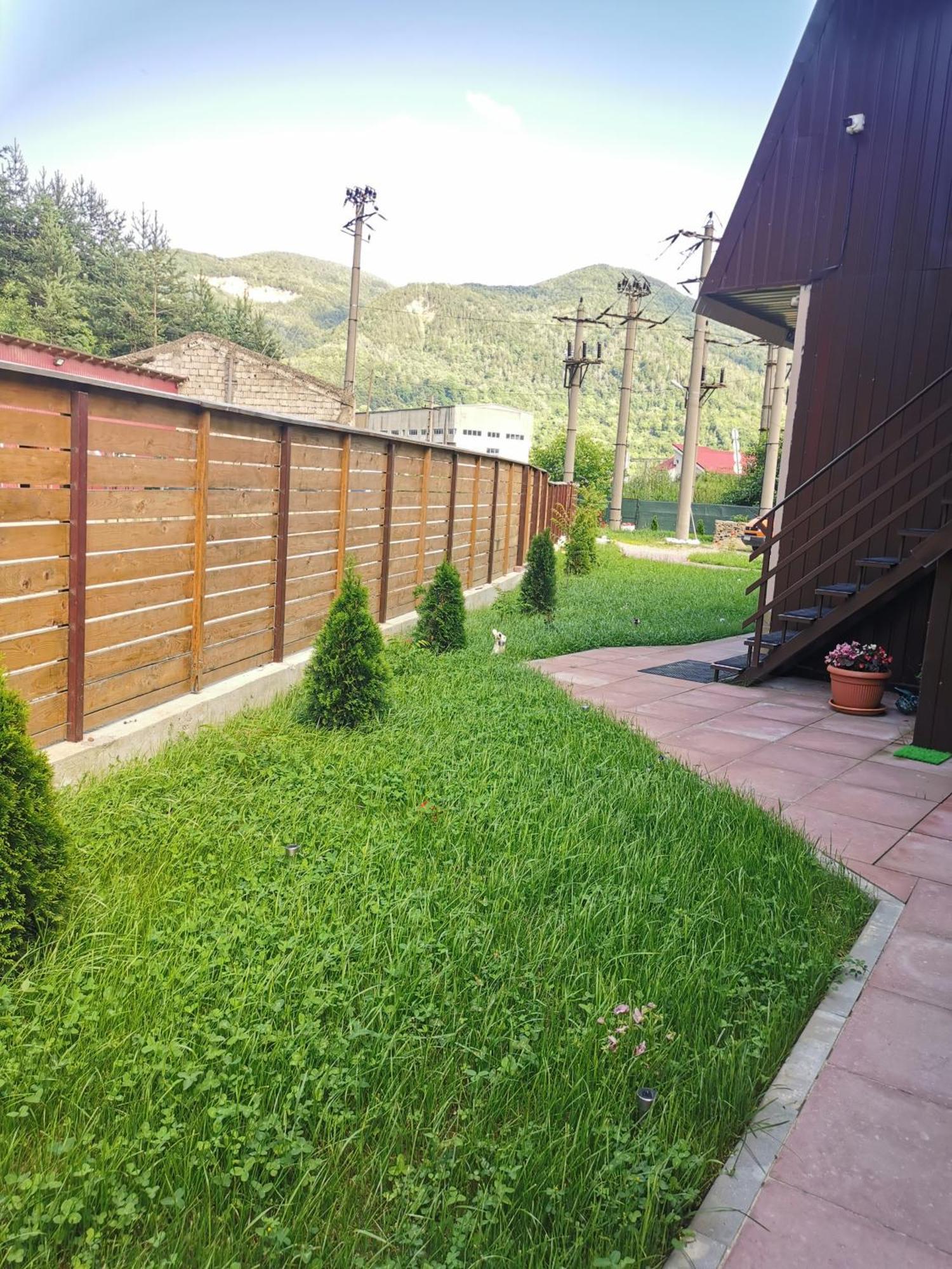 Casa Vio Guest House Nehoiu Exterior foto